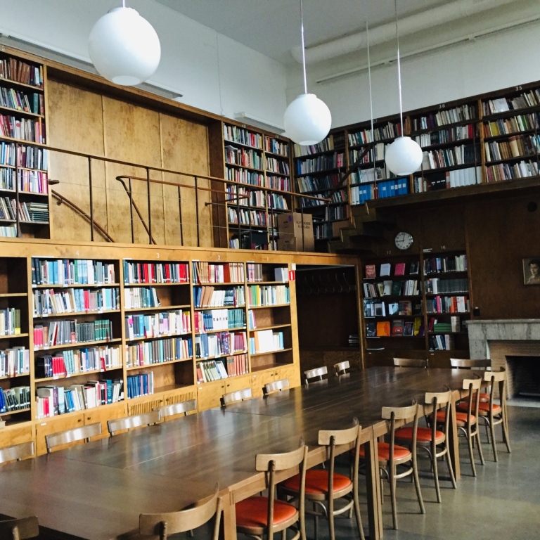 Biblioteket i Manne Siegbahnhusen.