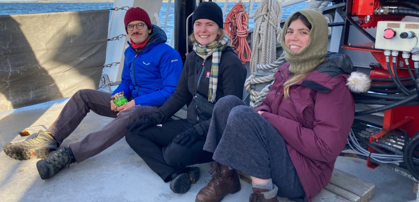 Students in the Master's course in Physical Oceanography take a break between measurements on board.