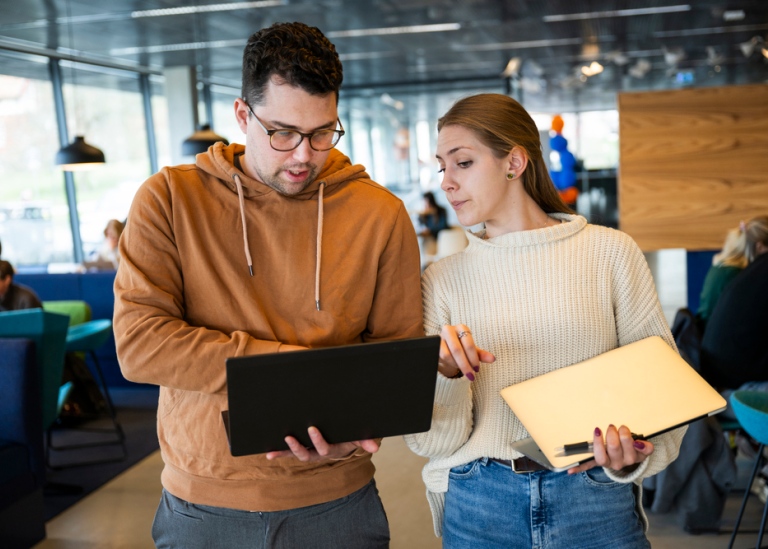 Two students in Studenthuset.