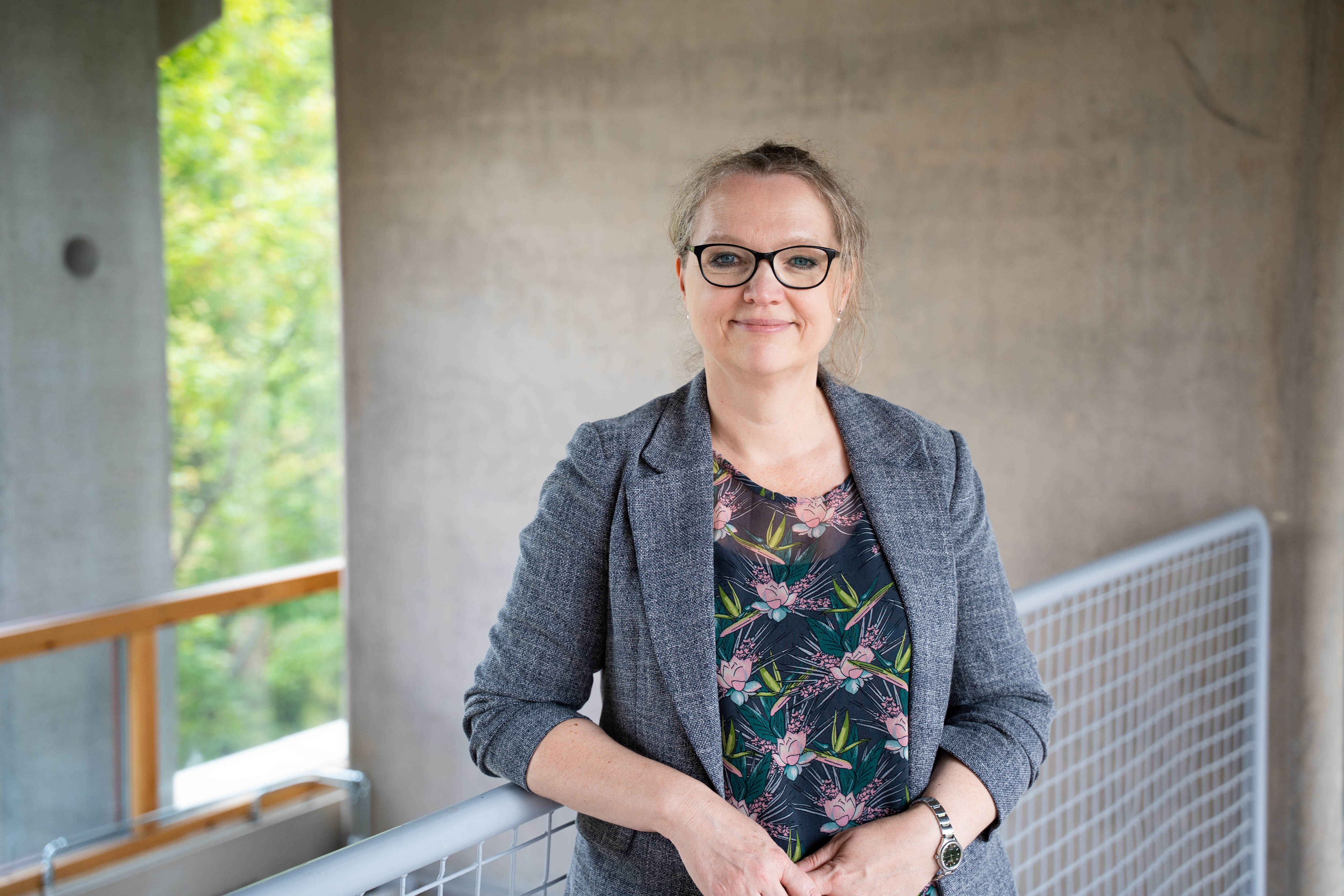 Forskaren Henrietta Nielsen i lokaler på Stockholms universitet