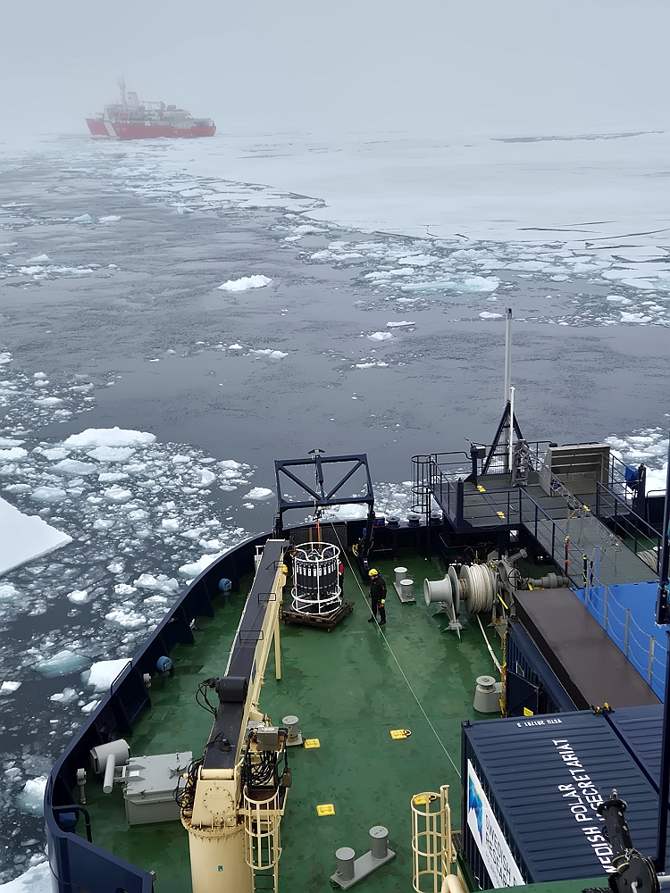 On board Oden