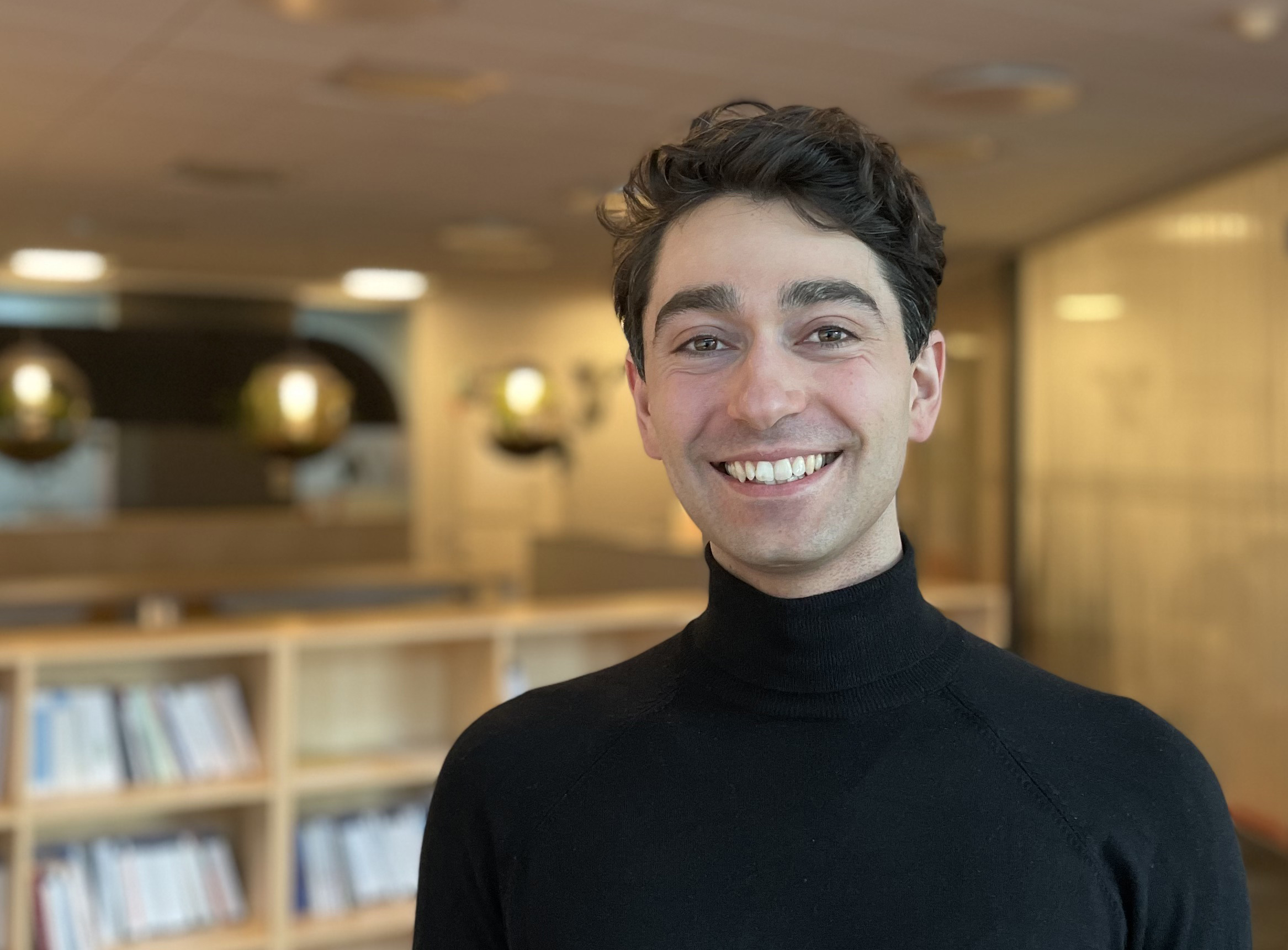 Porträttfoto: Thomas Vakili, doktorand på DSV vid Stockholms universitet.