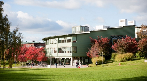 Höst vid Geovetenskapens hus.