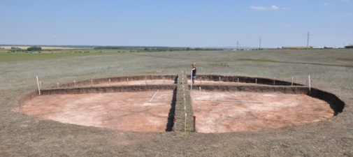 Fotografi av en utgrävning av en begravningsplats i södra Uralerna.