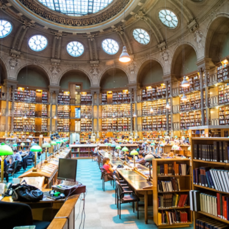 Insidan av Nationalbiblioteket i Paris.