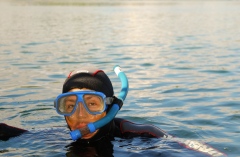 Ulf Bergström snorklar.