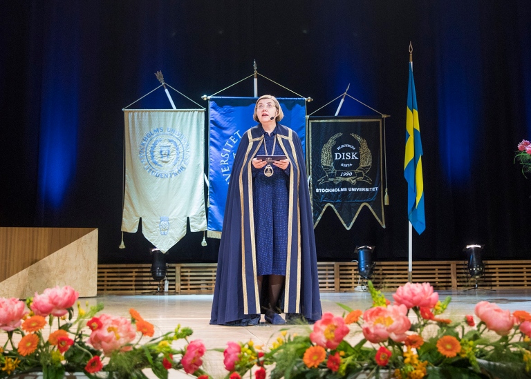 Astrid Söderbergh Widding talar vid magisterpromotionen i Aula Magna i maj 2019