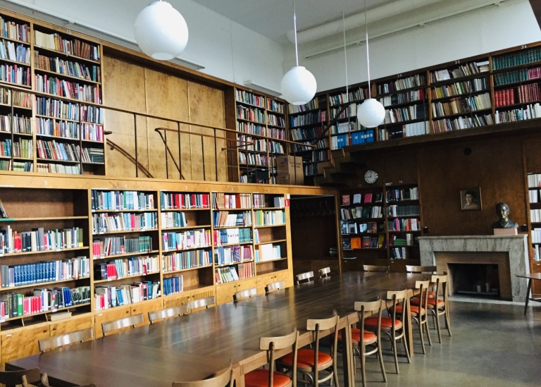 Biblioteket i Manne Siegbahnhusen.
