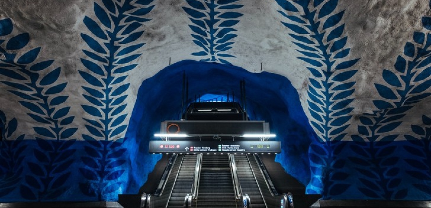 Rulltrappor på en tunnelbanestation.