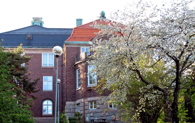 Frescati Hagväg 8 i vårskrud
