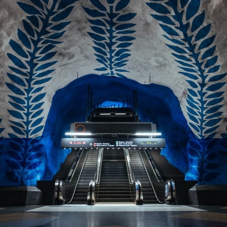 Rulltrappa i tunnelbanan. Foto: Unsplash/Robert Bye