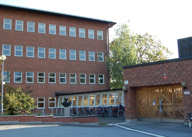 The brick building where the Department of Child and Youth Studies is located. Photo: Ylva C.