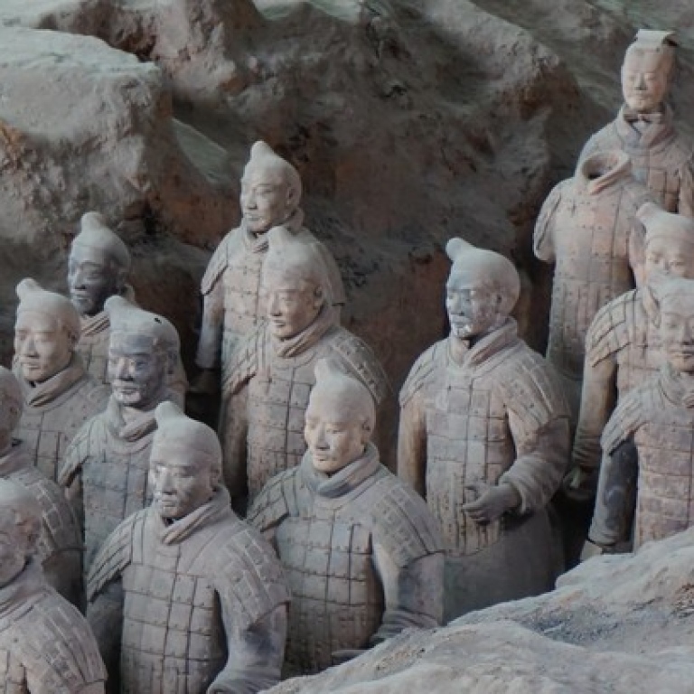 Terrakottaarmén, en del av kejsare Qin Shi Huangs mausoleum. Foto: Unsplash/Denis Pan