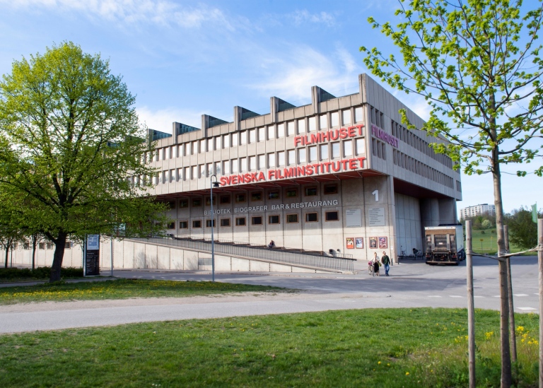 Filmhusets fasad. Foto: Ingmarie Andersson © 2019 Stockholms universitet