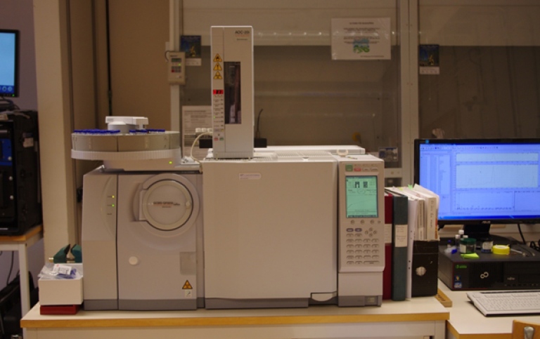 machine/instrument for analysis of natural organic compounds