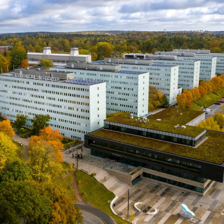 Studenthuset, Södra huset, Södra parkeringen höst drönarbild Foto: Sören Andersson