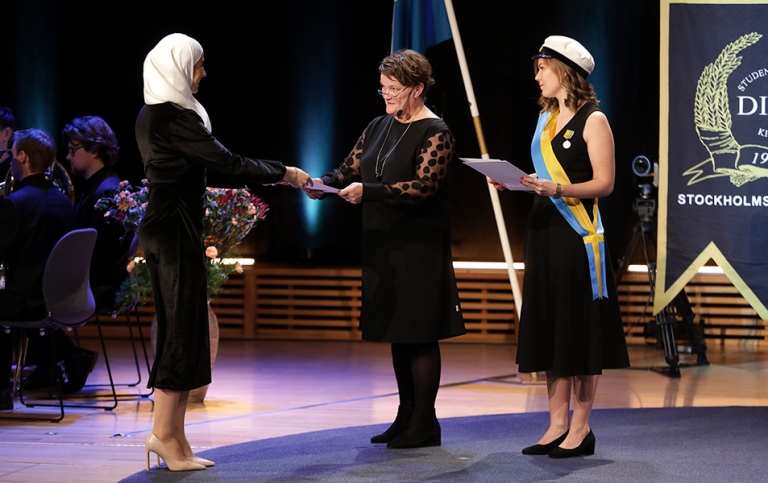 Diplomutdelning på scenen i Aula Magna. Foto: Sören Andersson