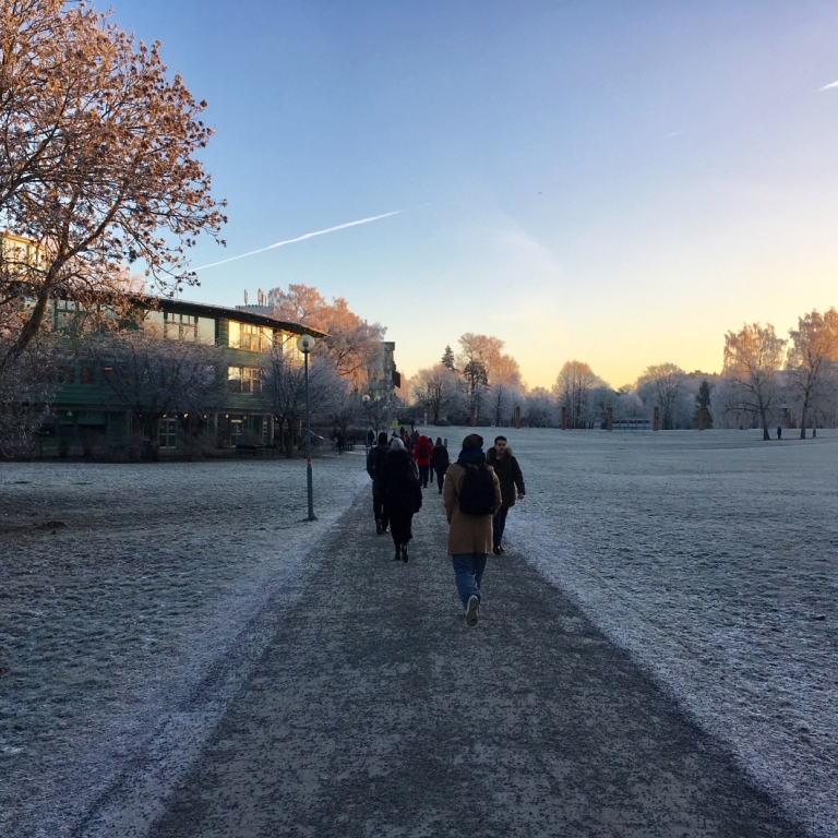 Outside the Geo-Science Building. Photo Elisabeth Sturesson.