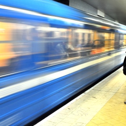 Genrebild: Tunnelbanetåg i Stockholms kollektivtrafik. Foto: Anlu/Mostphotos.