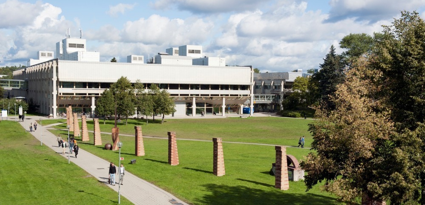 Arrheniusbuilding in the park