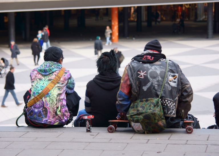 Foto: Olle Överby/Mostphotos Punkare vid Plattan, Sergels torg.