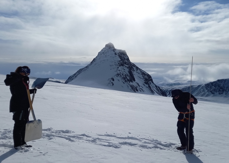 Probing Northern Niche. Photo Annika Granebeck.