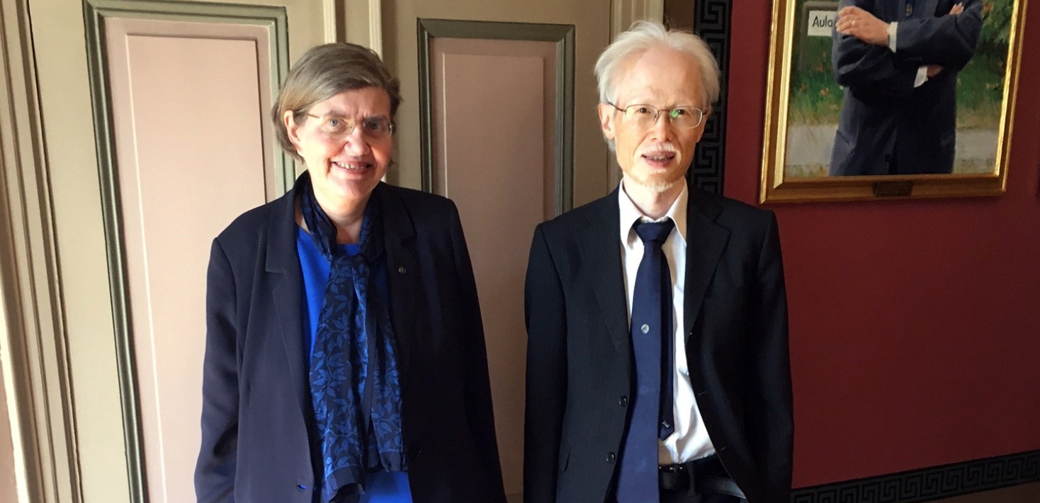 Japans ambassadör Noke Masaki och rektor Astrid Söderbergh Widding.