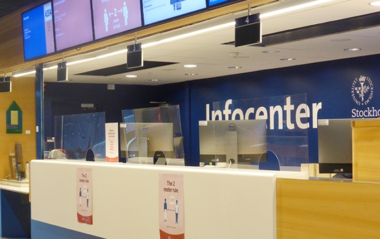 Infocenter desks for visitors