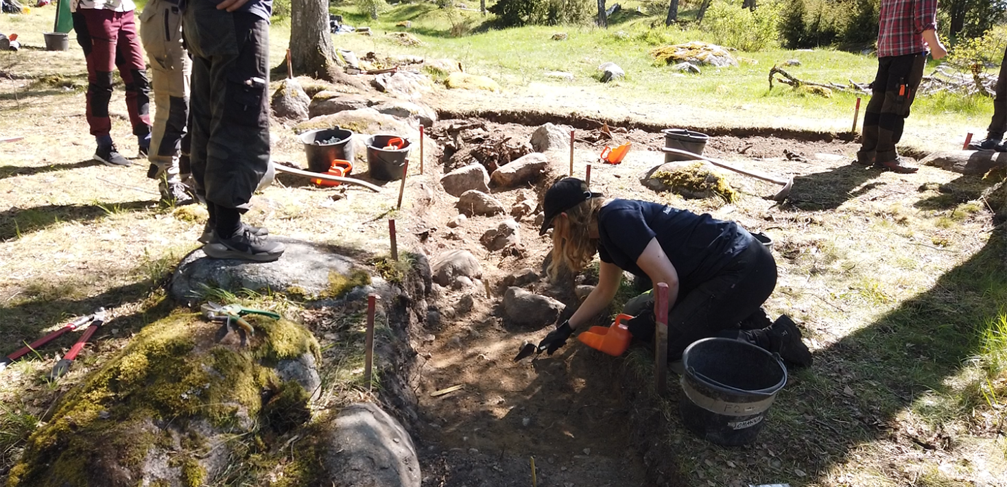 a stone-lined depression in the ground