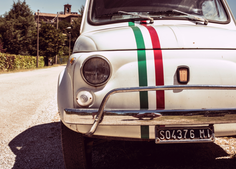 Äldre Fiatbil Foto: Jonathan Bean - Unsplash