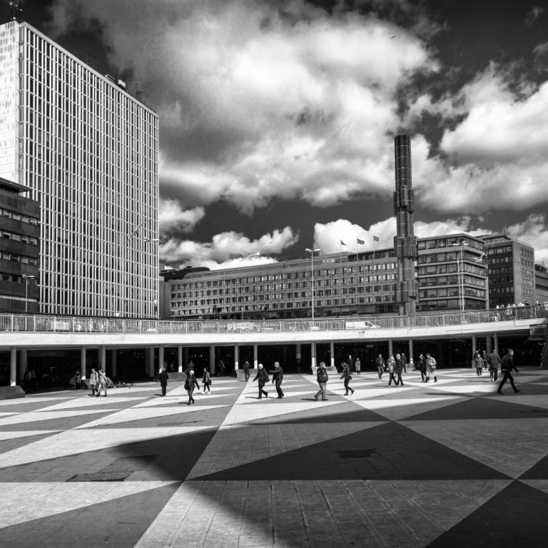 Svartvit bild av Sergels torg