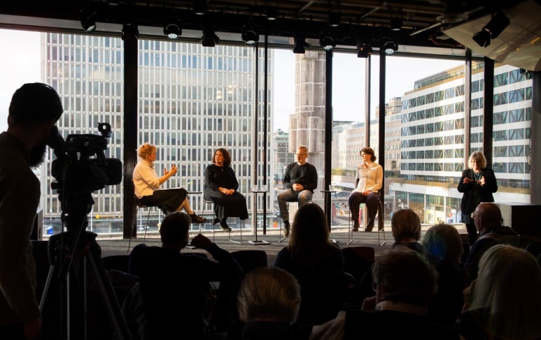 Öppen föreläsning på Kulturhuset vid Sergels torg.