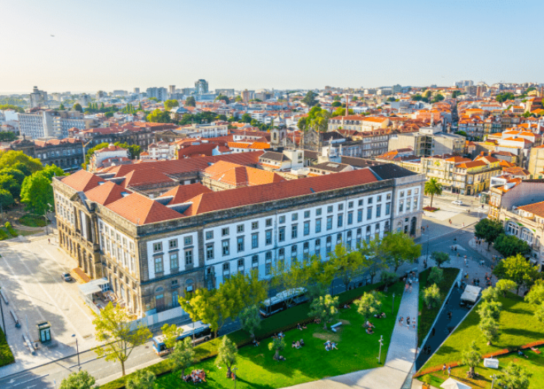 Universitetsbyggnad i Porto, flygfoto.