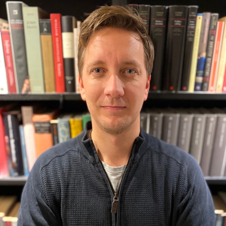 Portrait photo of Aron Henriksson, new associate professor at DSV.