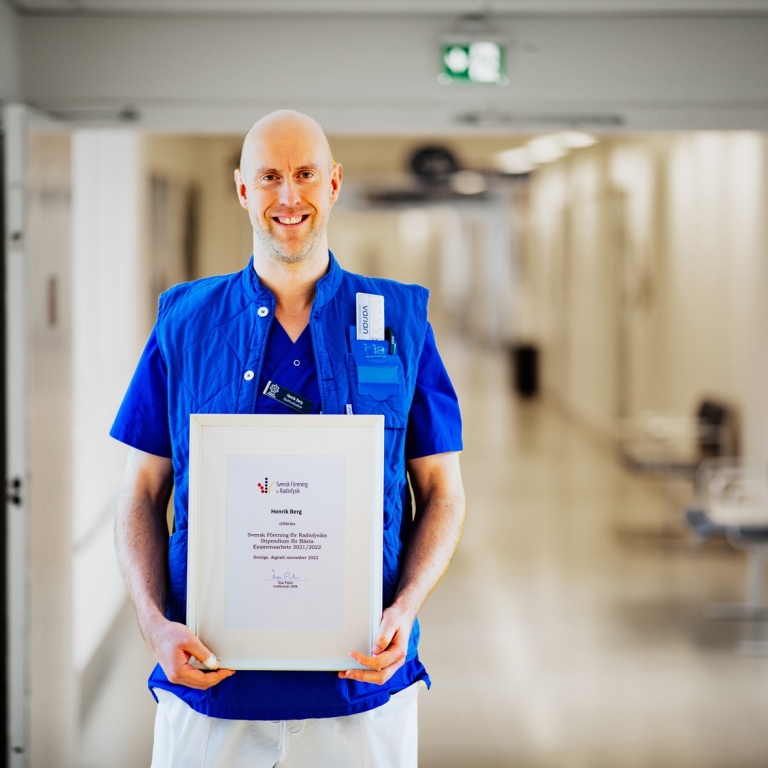 Henrik Berg prisbelönt alumn MSF, Fysikum. Foto: Kristoffer Andrén, Sjukhusfotograf, Region Värmland