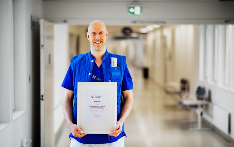 Henrik Berg prisbelönt alumn MSF, Fysikum. Foto: Kristoffer Andrén, Sjukhusfotograf, Region Värmland