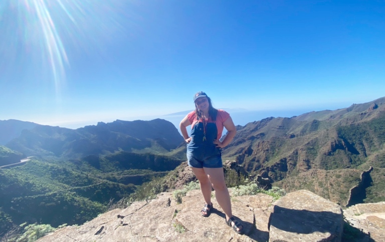 Sarah vid vulkanen Teide