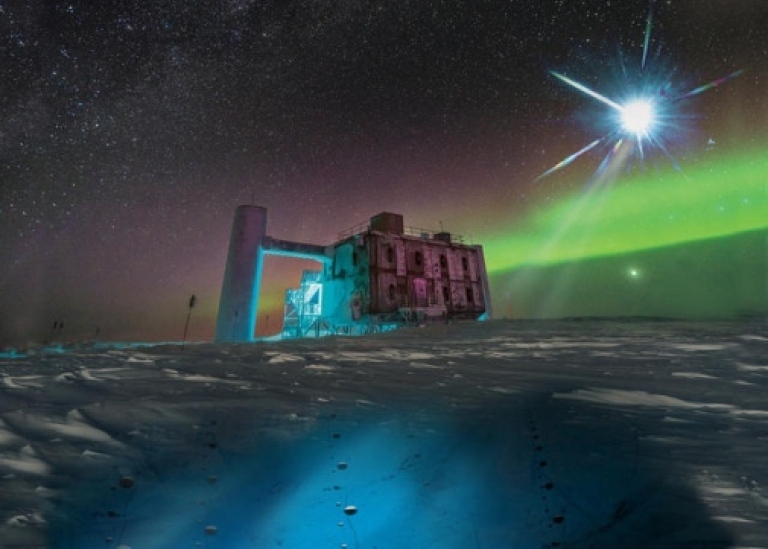 IceCube detector at the South Pole. Image: IceCube/NSF