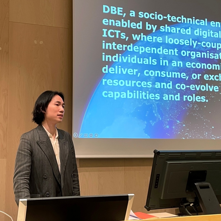 Daniel Chen Hsi Tsai, DSV/SU, presenting his licentiate thesis on digital business ecosystems.