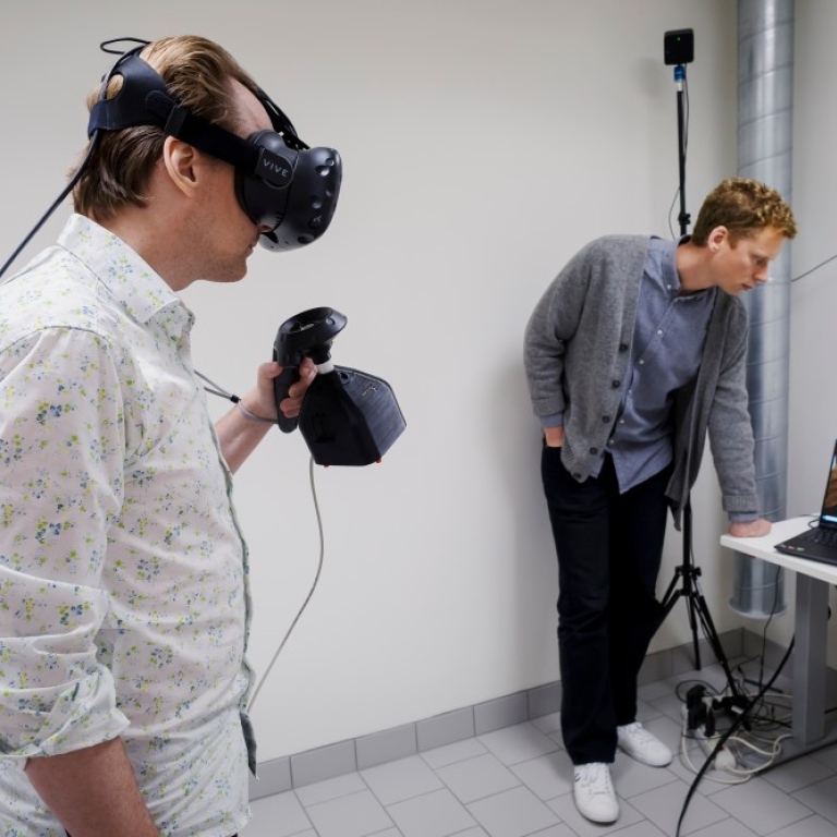 VR in the olfaction lab. Photo: Jens Olof Lasthein