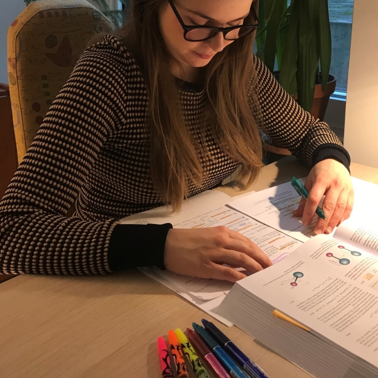 Student som pluggar