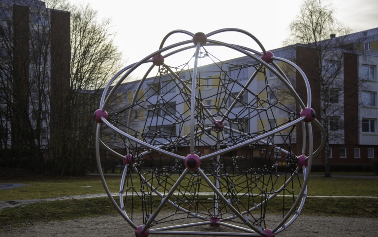 Lekplats i bostadsområde