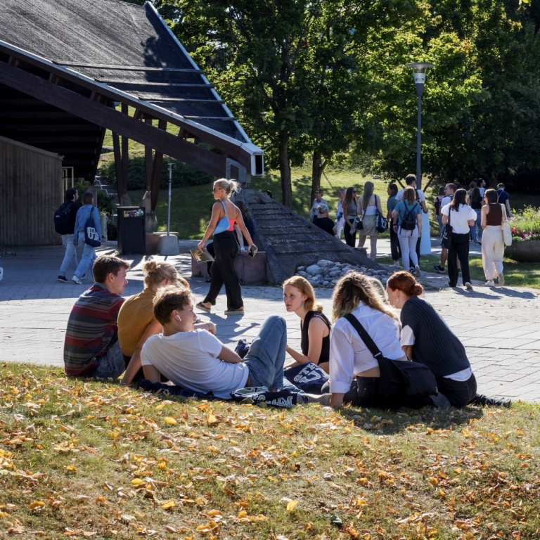 Bild av studenter på Välkomstdagen Stockholms universitet