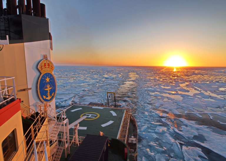 Icebreaker Oden steers towards the Sun. Photo: Michael Tjernström