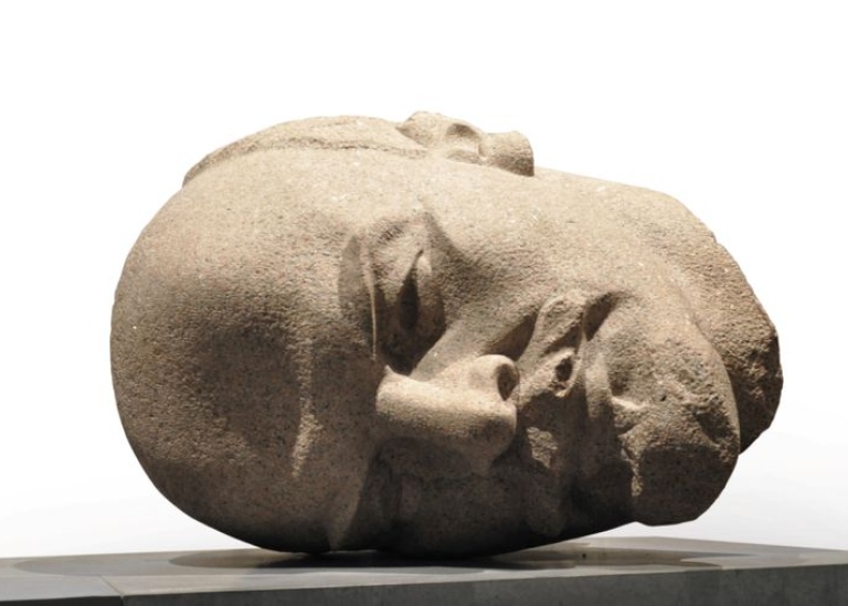 Lenins huvud som monument på utställningen "Unveiled. Berlin and its monuments"