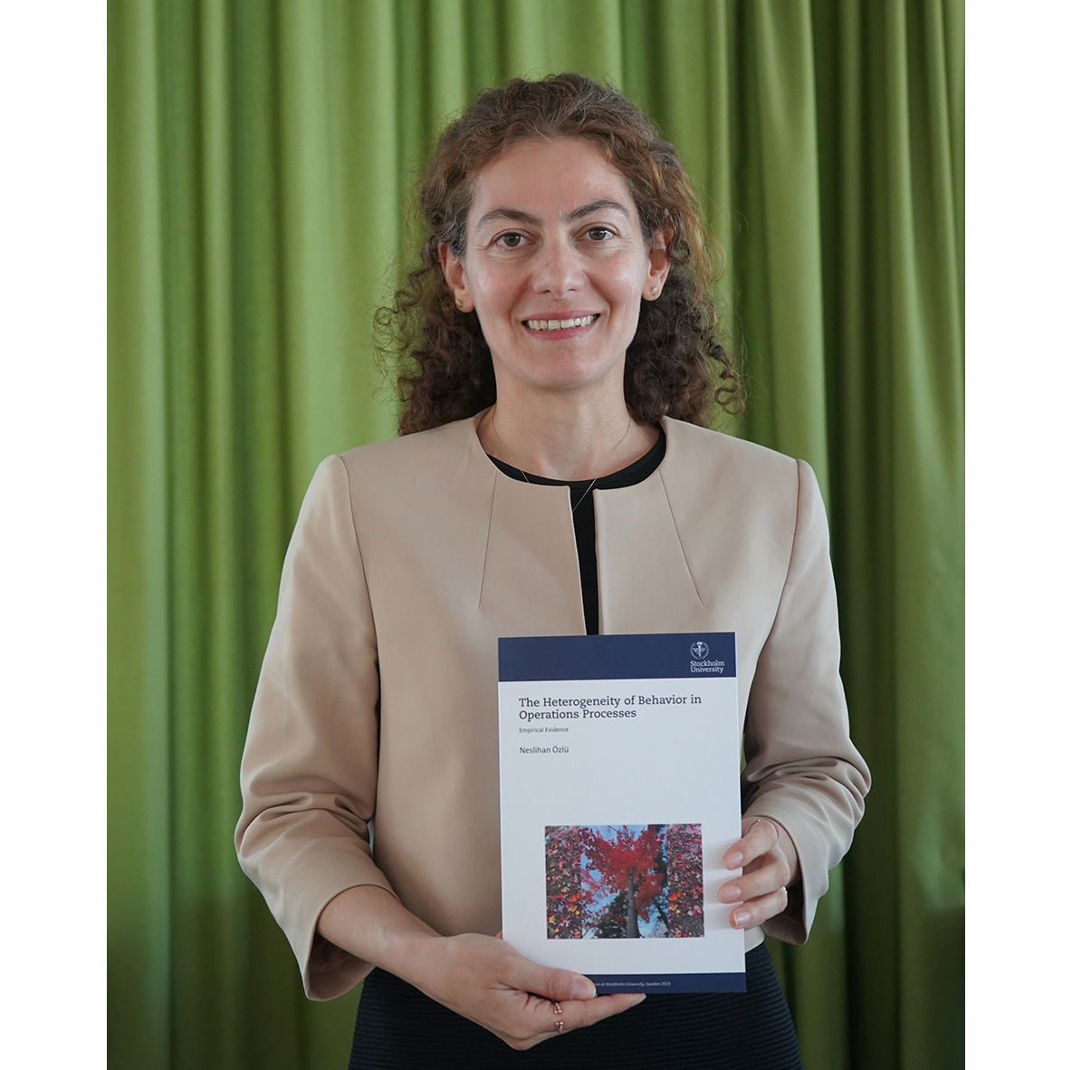 Ortiqcha vaznli ayollar bilan jinsiy aloqa Yalangoch qishloqning elita fotosurati