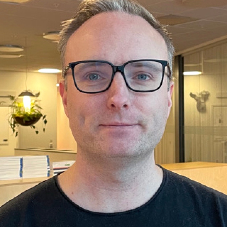 Porträttbild David Söderström, koordinator för kandidatprogrammet i spelutveckling på DSV.