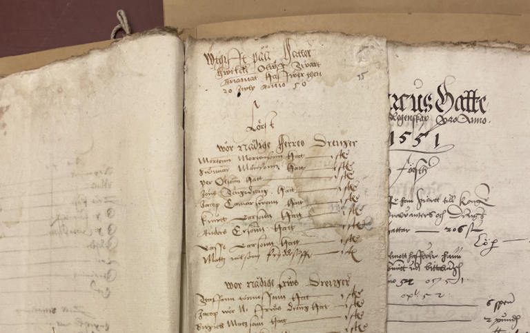 Handwritten accounts from the 16th century