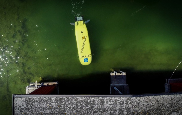 Drone view of robot LoLo from the SMaRC test week 2023 at Askö laboratory