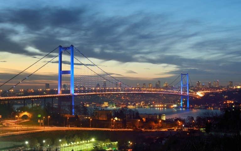 NIGHT GOLDEN GATE BRIDGE AND THE LIGHTS ISTANBUL, TURKEY, photo: HIKRCN